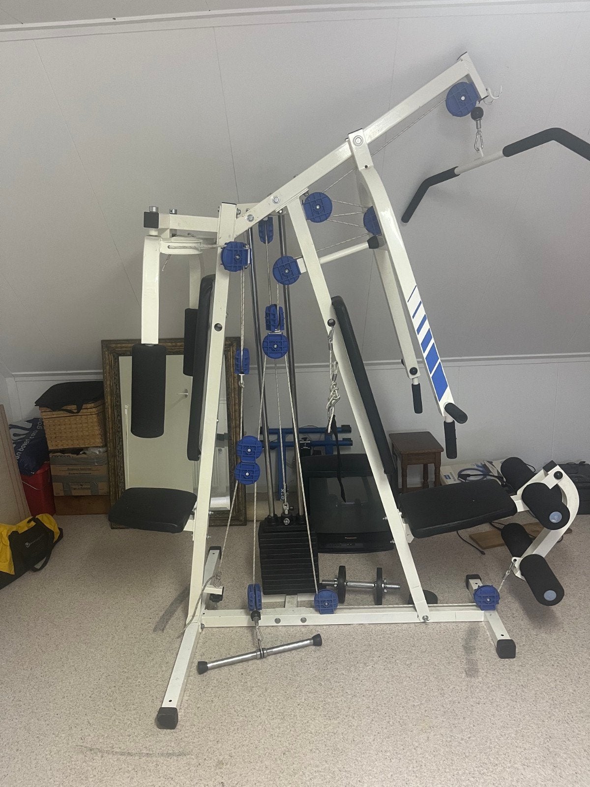 Fitness Pro AT1000B fitnessapparaat Moet einde maand weg!, Ophalen, Benen, Krachtstation, Zo goed als nieuw