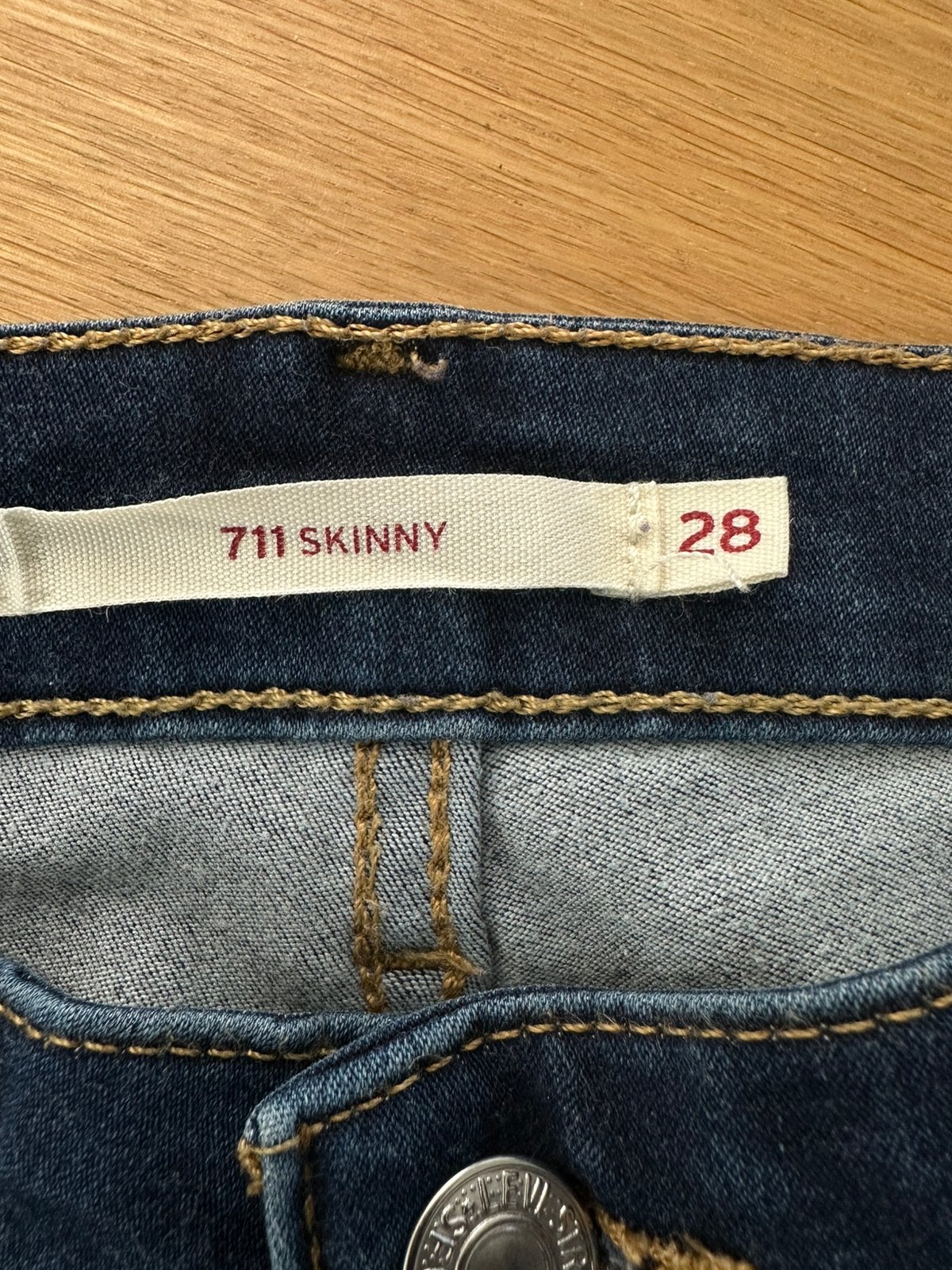 Levi’s 711 skinny spijkerbroek (W28/L30), Kleding | Dames, Ophalen of Verzenden, Gedragen, Blauw, W28 - W29 (confectie 36)