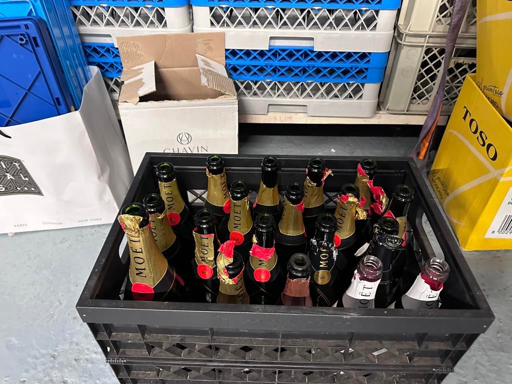 Moet flessen leeg, Ophalen, Zo goed als nieuw, Glas, Overige stijlen