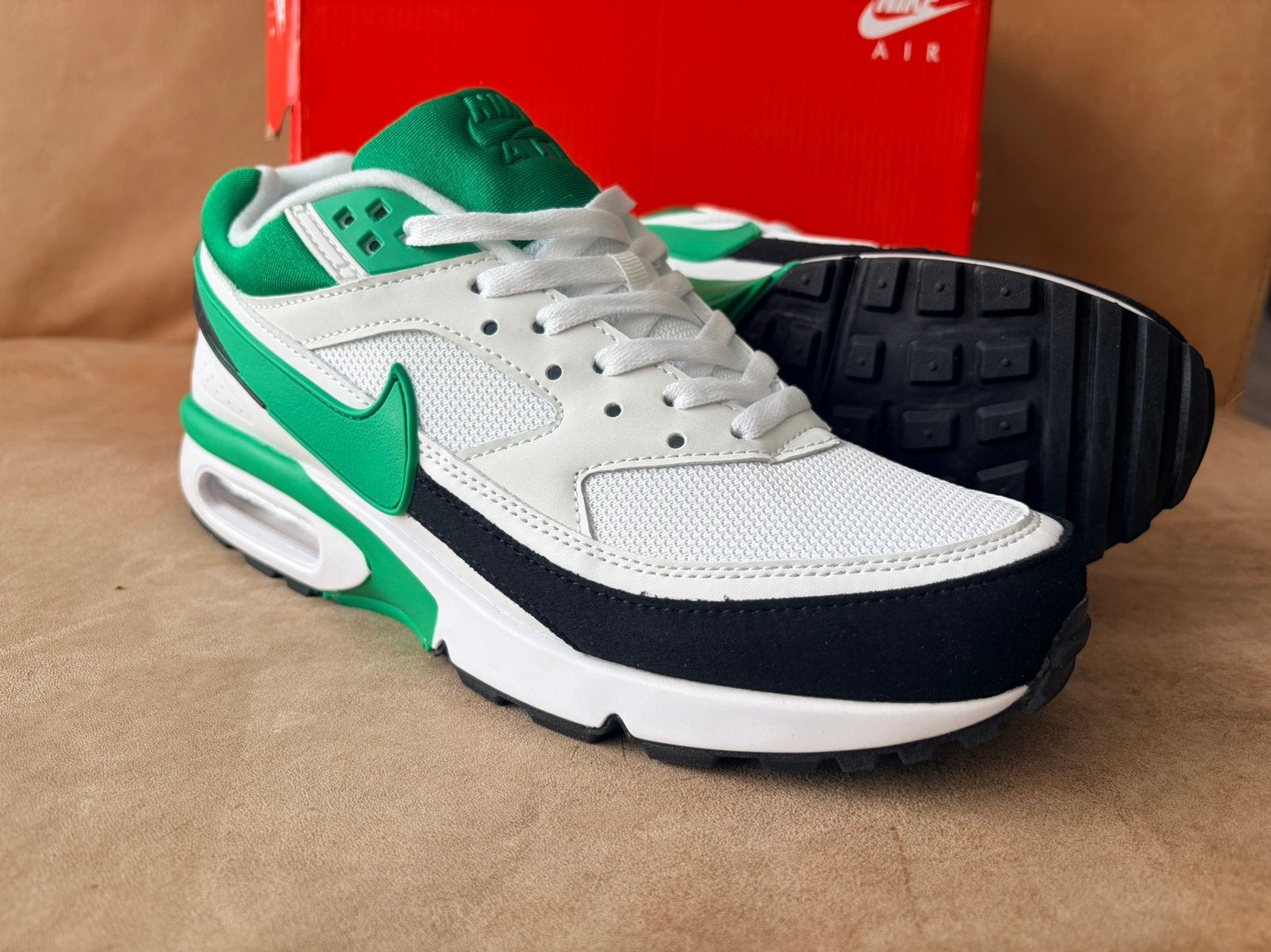 Nike Air Max Classic (Maat 44), Overige kleuren, Nieuw, Ophalen of Verzenden, Sneakers of Gympen