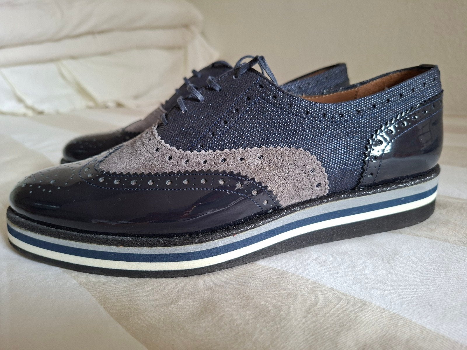 Pertini veterschoenen / loafer. Maat 41, Kleding | Dames, Schoenen, Pertini, Schoenen met lage hakken, Blauw, Ophalen of Verzenden
