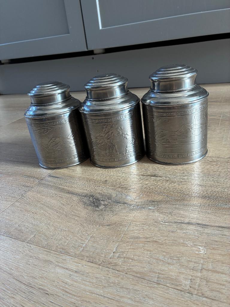 Thee blikken, Verzamelen, Blikken, Ophalen, Zo goed als nieuw, Thee, Overige merken