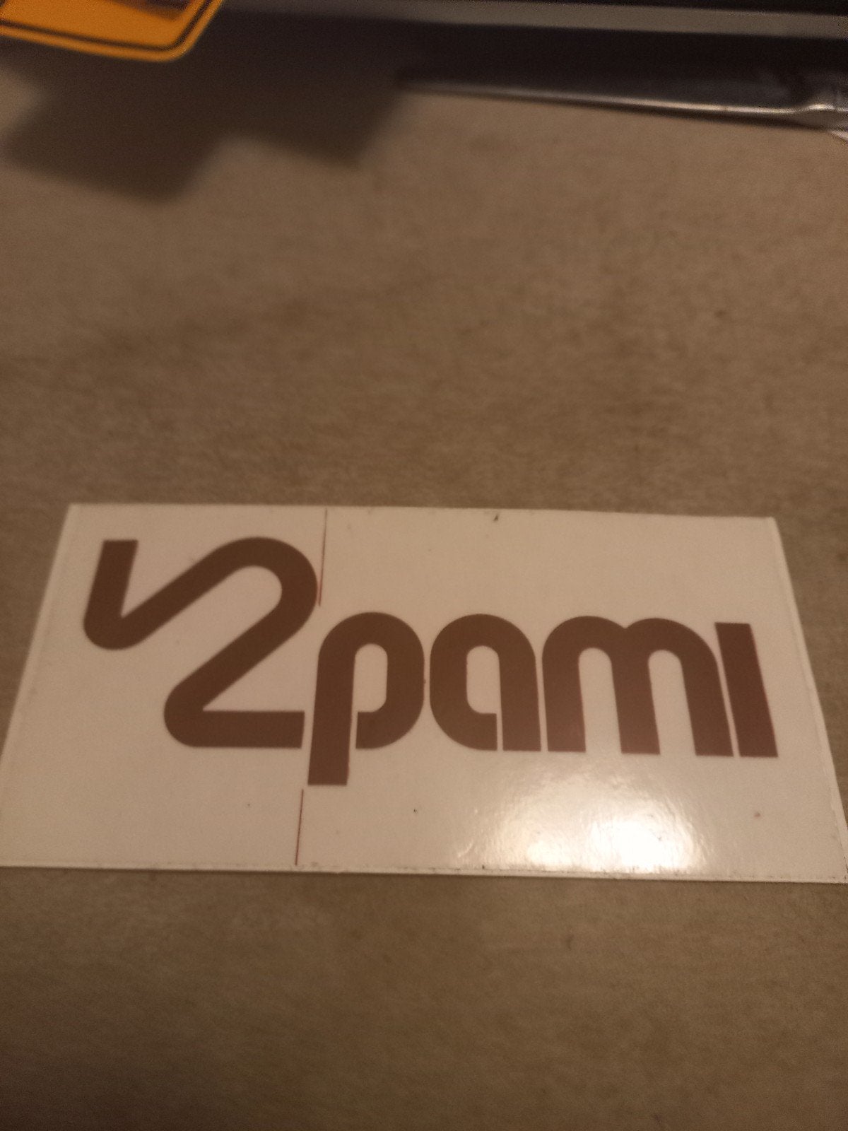 Pami Sticker - Bruin Logo op Wit, Ophalen of Verzenden