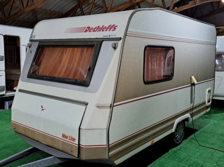 Dethleffs Rondo te koop met mover, 3 voortente en toebehoren, Mover, Rondzit, Particulier, Dethleffs