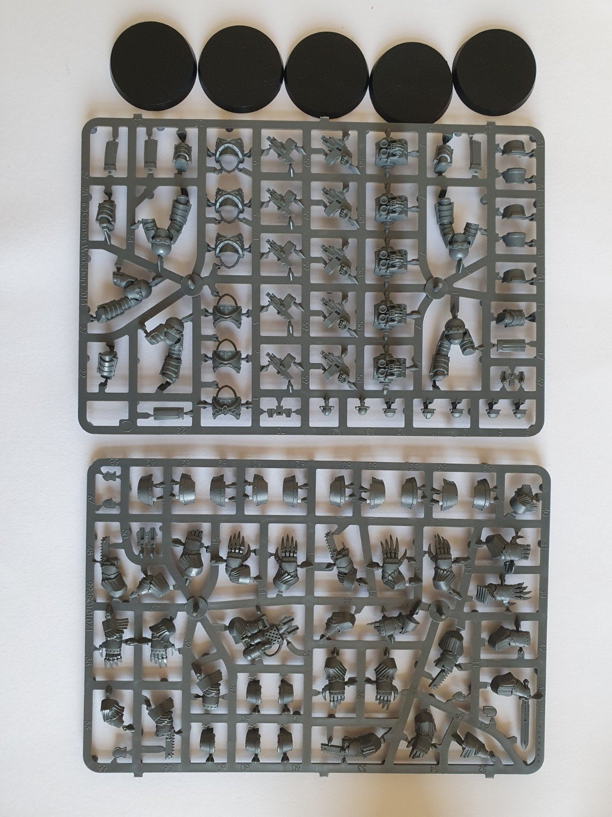 Space Marine Cataphractii Terminators on Sprue, Ophalen of Verzenden, Zo goed als nieuw, Warhammer 40000, Figuurtje(s)