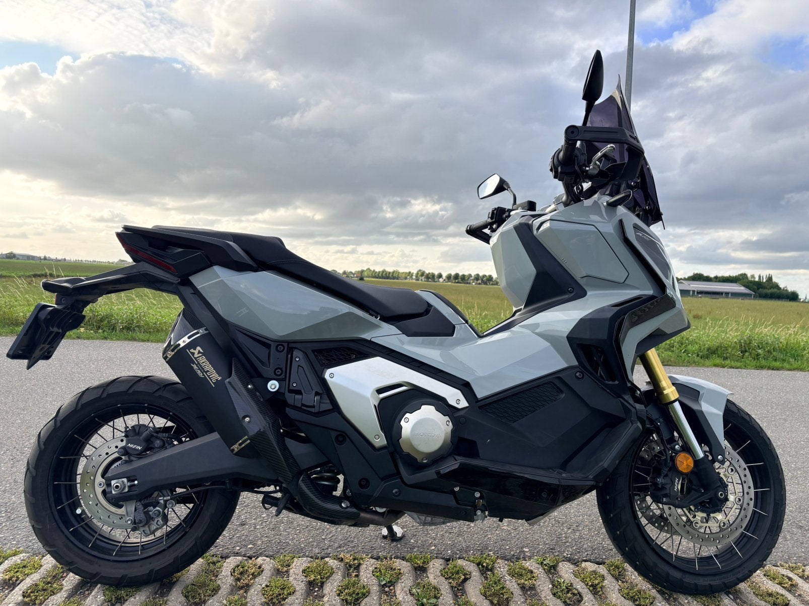Honda X-adv 750 11.673 KM met originele handvatverwarming, 745 cc, Motorrijbewijs A, Gebruikt, Particulier