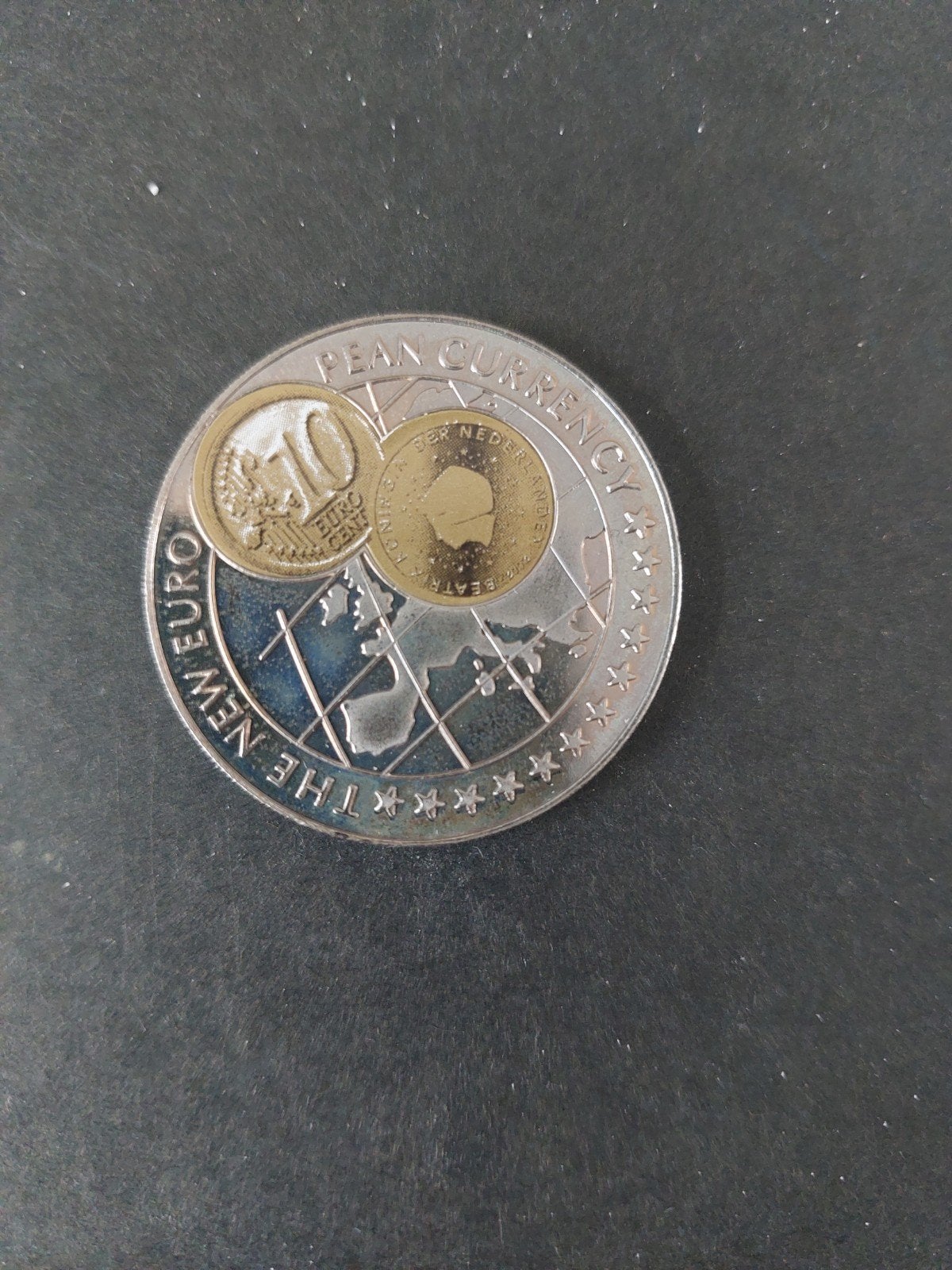 Bijzondere herdenkingsmunt 'The New Euro' met 10 eurocent, Postzegels en Munten, Ophalen of Verzenden, Koningin Beatrix, Euro's