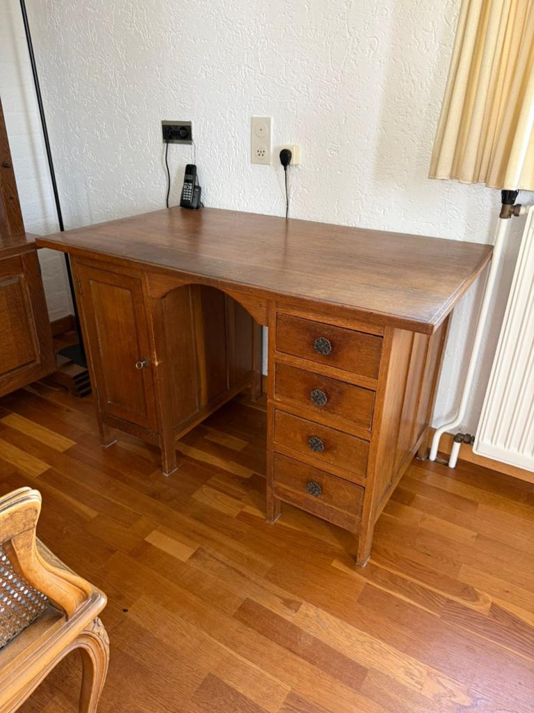 Antiek houten bureau, Ophalen