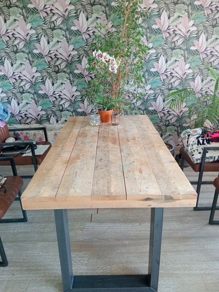 Steigerhouten eettafel met metalen frame, Industrieel, Landelijk, 50 tot 100 cm, Zo goed als nieuw, 150 tot 200 cm
