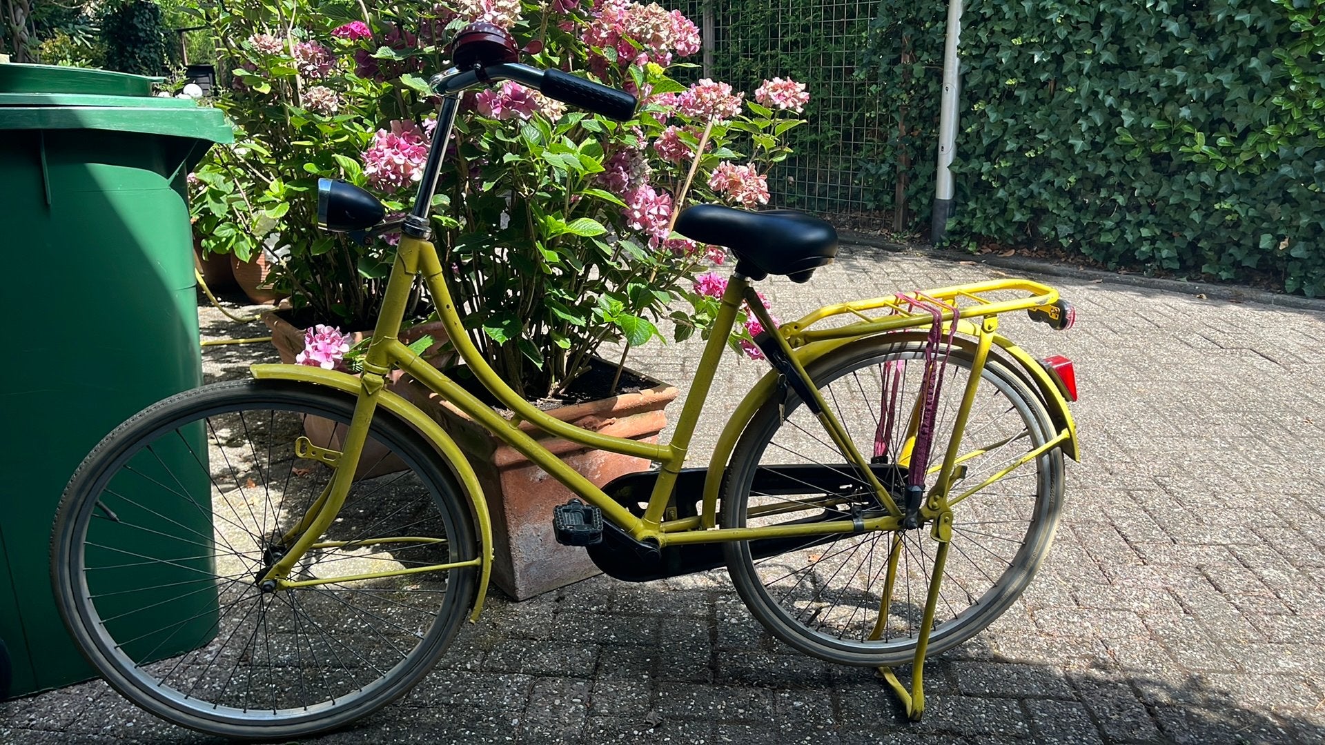 Vrolijke Meisjesfiets 24inch 9-12 jaar, Fietsen en Brommers, Ophalen, Gebruikt, Terugtraprem, 14 inch of minder