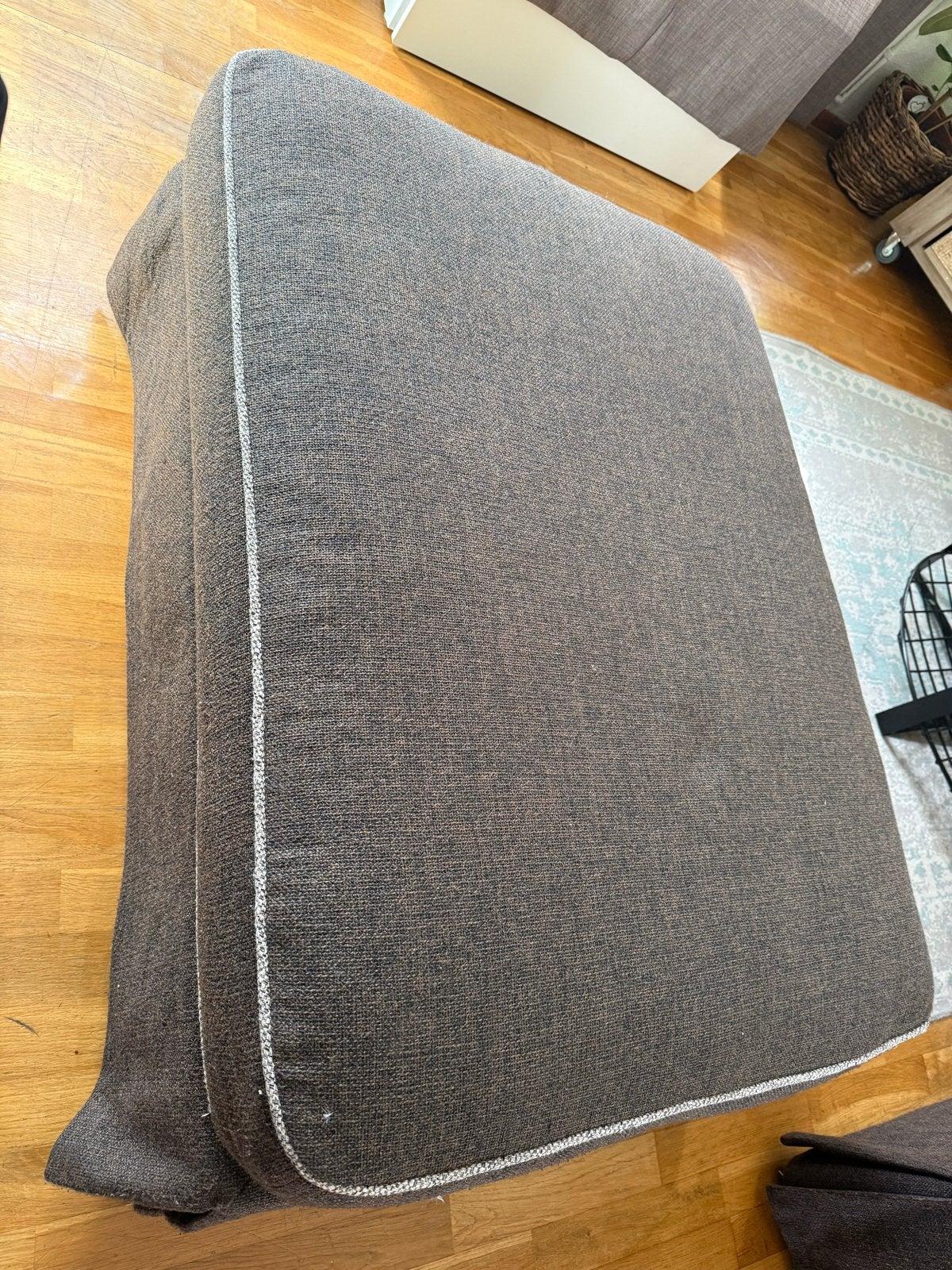 Moet snel weg! Bruin-grijze poef/hocker/voetenbank, Ophalen, Gebruikt, 100 tot 125 cm, 75 tot 100 cm