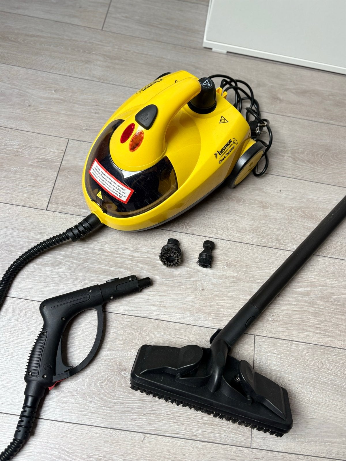 Bestron Clean Steamer - Gele Stoomreiniger, Doe-het-zelf en Verbouw, Ophalen of Verzenden, Zo goed als nieuw, Schrobmachine