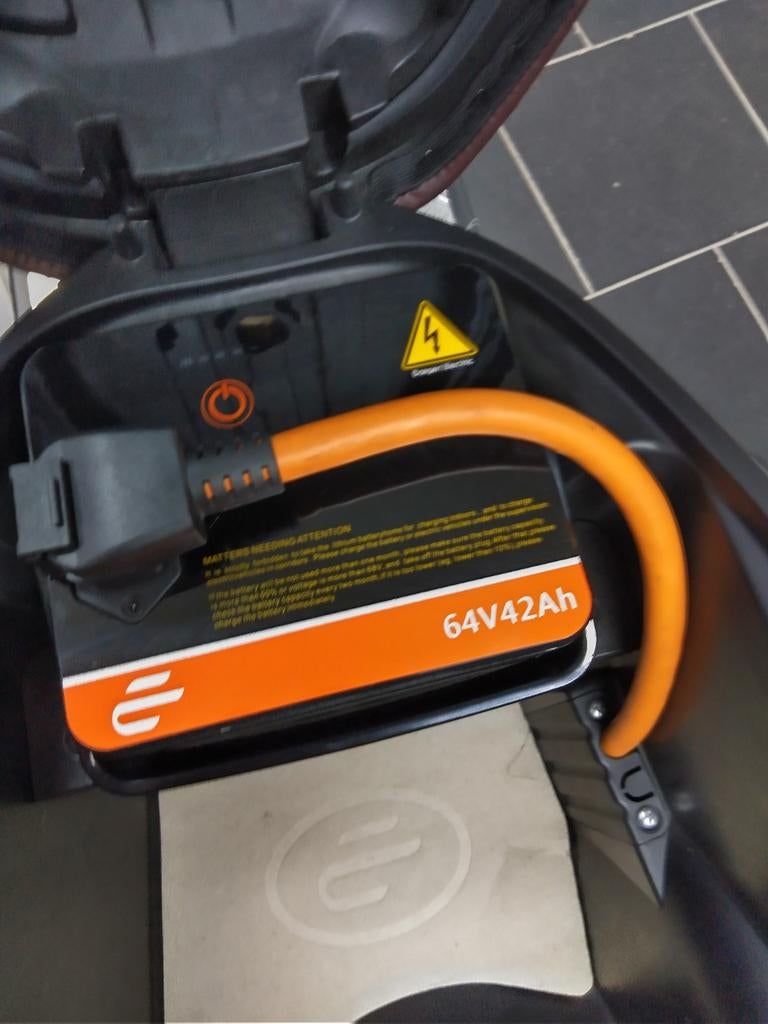 Elektrische scooter E2 Snor, Gebruikt, Elektrisch, 49 cc, Maximaal 25 km/u