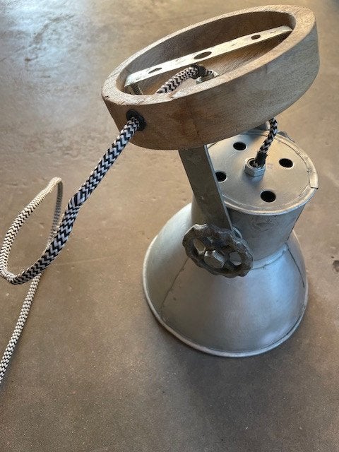 Industriele vintage spot, metalen bureau of Muur Wandlamp, Huis en Inrichting, Lampen | Tafellampen, Met schakelaar, Bureaulamp