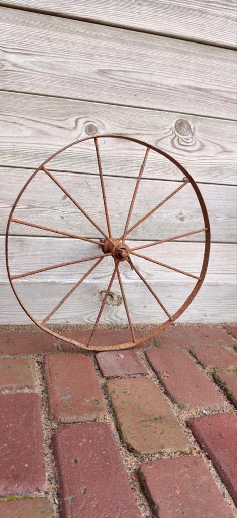 Oude karrewiel / metalen wiel 3x, Antiek en Kunst, Curiosa en Brocante, Ophalen of Verzenden