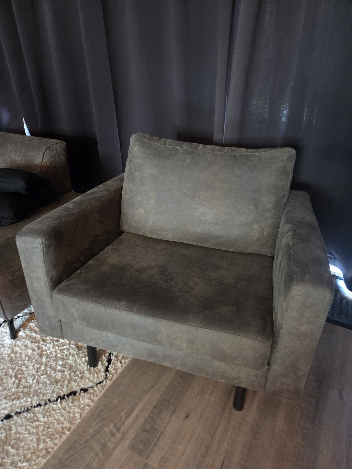 Comfortabele fauteuil in grijze stof, Ophalen, 75 tot 100 cm, Zo goed als nieuw, 100 tot 125 cm