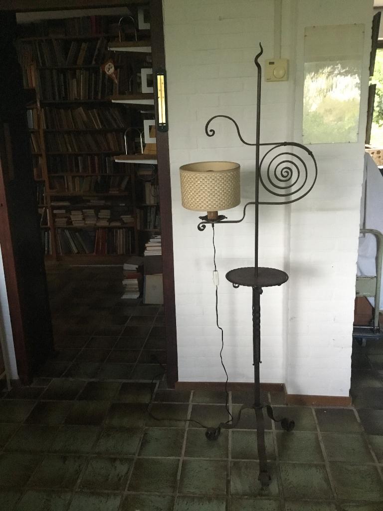 Smeedijzeren staande vloerlamp, Huis en Inrichting, Lampen | Vloerlampen, Ophalen, Gebruikt, 150 tot 200 cm