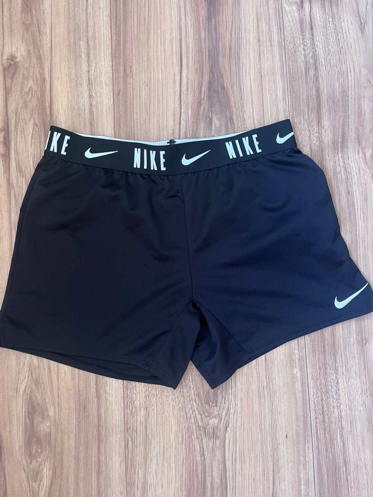 Nike korte sport broek maat L 146/156, Kinderen en Baby's, Kinderkleding | Maat 146, Ophalen of Verzenden, Broek