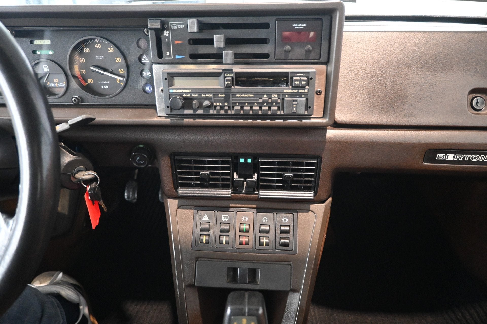 Fiat x1/9 BERTONE Sport 1500 Five speed Inruil Mogelijk!, 1498 cc, Cabriolet, Blauw, Leder