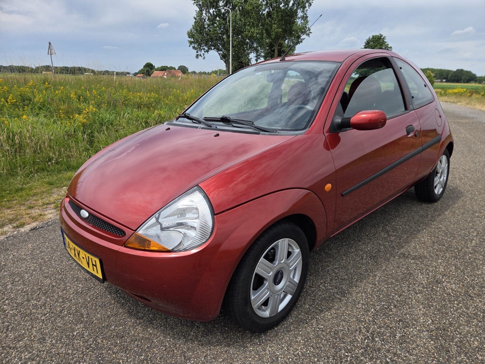 Ford Ka 1.3 I 51KW 2007 Rood, Auto's, Voorwielaandrijving, 1299 cc, 15 km/l, 31 €/maand
