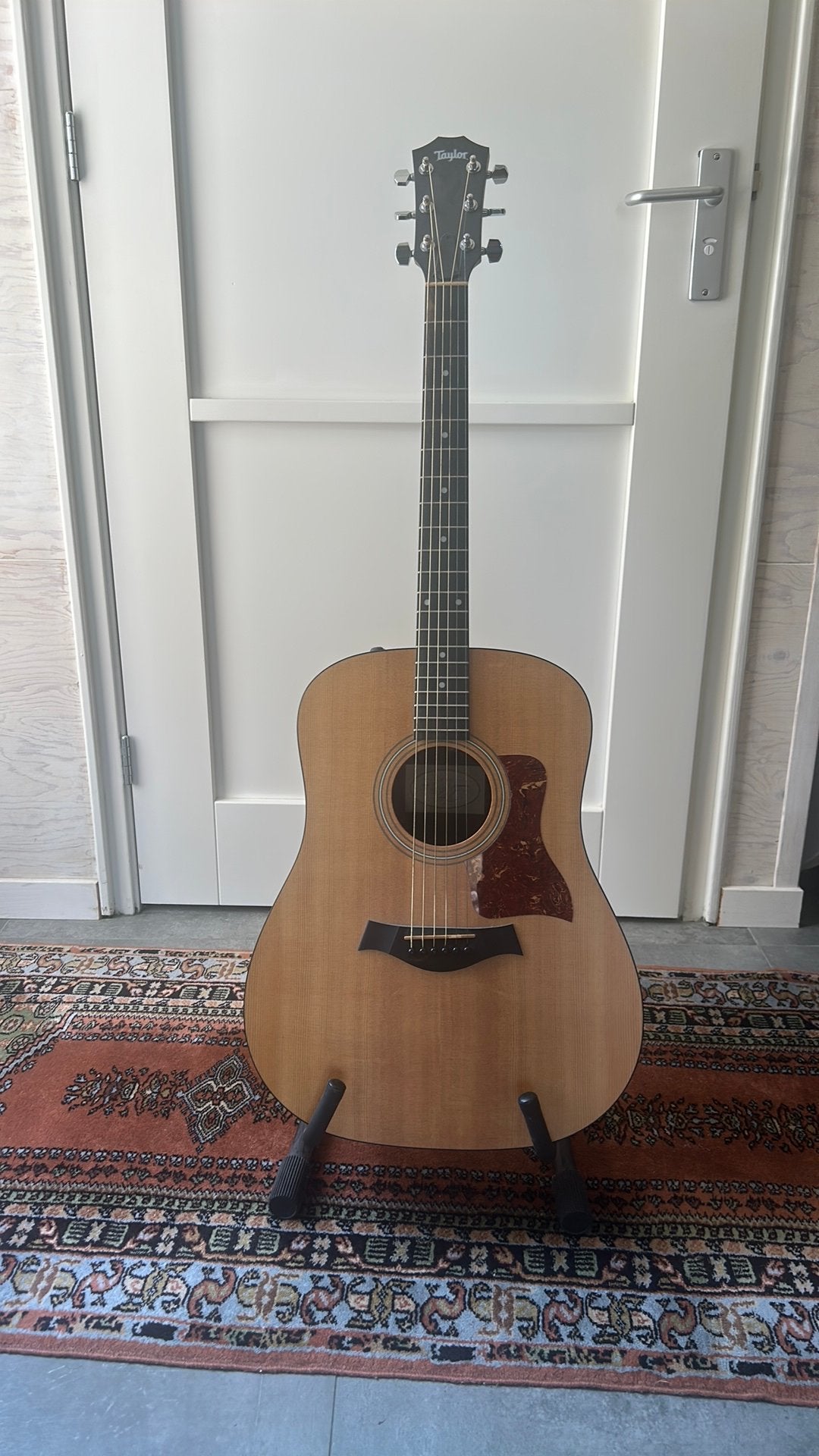 Taylor 110-e, Ophalen, Zo goed als nieuw, Western- of Steelstringgitaar, Met koffer