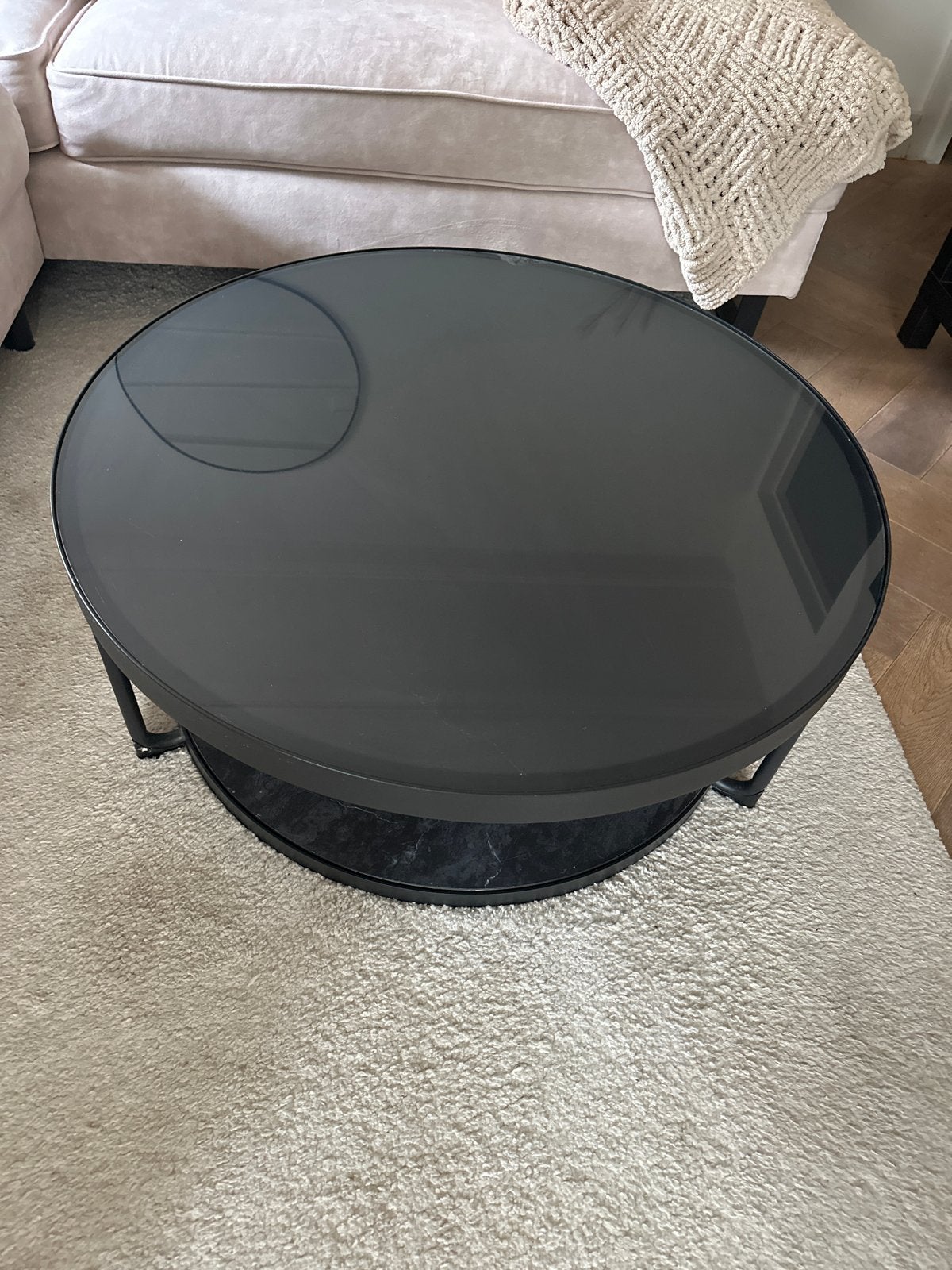 Moderne ronde salontafel met glazen blad en marmer, Huis en Inrichting, Ophalen, Gebruikt, 50 tot 100 cm, Rond