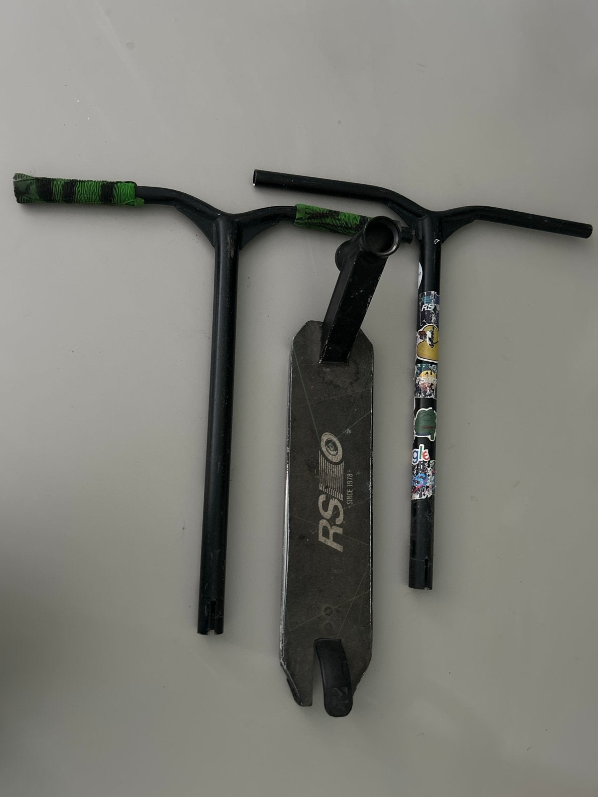 Stuntstep onderdelen: RS Type R deck en twee sturen, Fietsen en Brommers, Steps, Ophalen of Verzenden, Gebruikt, Gewone step