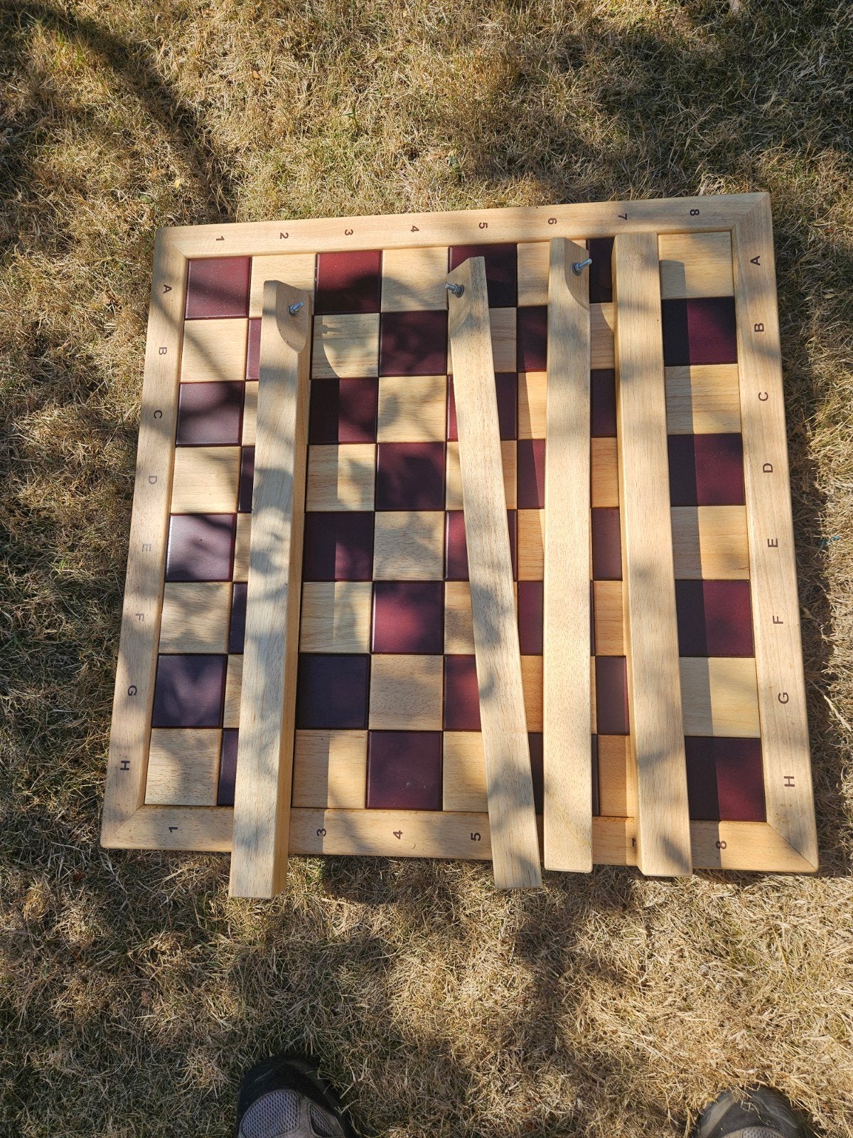 Groot houten schaakbord met poten - Handgemaakt, Ophalen of Verzenden, Nieuw, Rechthoekig, 60 cm of meer