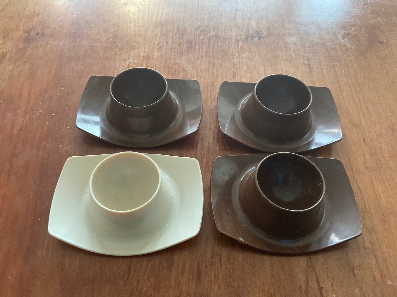 Vintage Gerda eierdopjes melamine bruin en beige, Overige materialen, Overige typen, Ophalen of Verzenden, Zo goed als nieuw