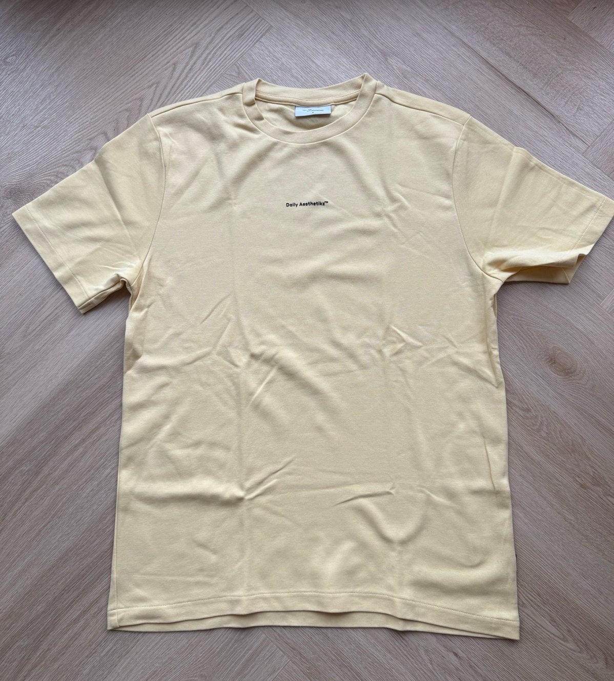 Daily Aesthetikz T-shirt Maat M - Relaxed Fit, Kleding | Heren, Ophalen of Verzenden, Zo goed als nieuw, Maat 48/50 (M), Geel