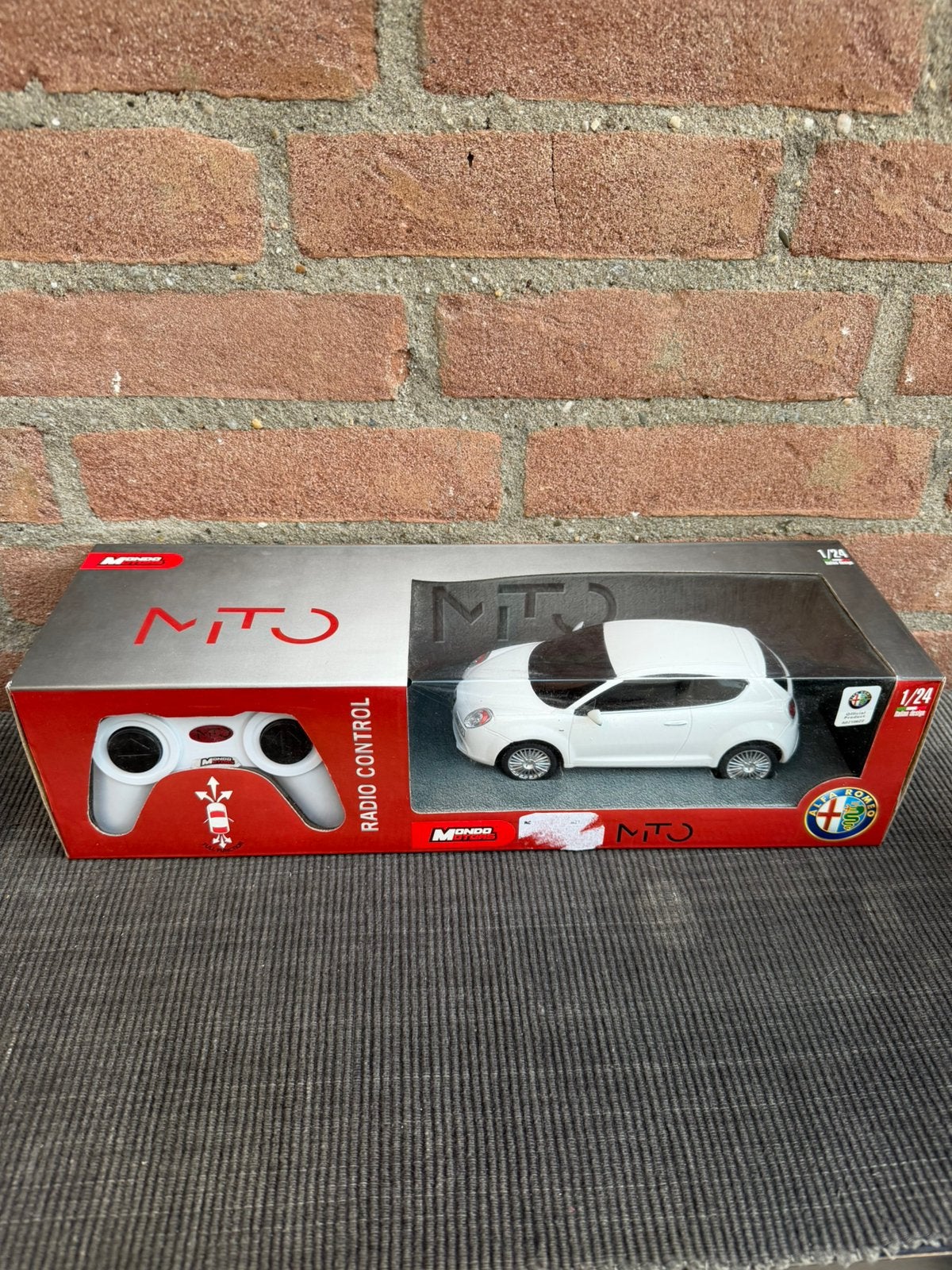 1:24 Mondo motors RC Alfa Romeo Mito ……. 15,-, Ophalen of Verzenden, Zo goed als nieuw, Overige merken