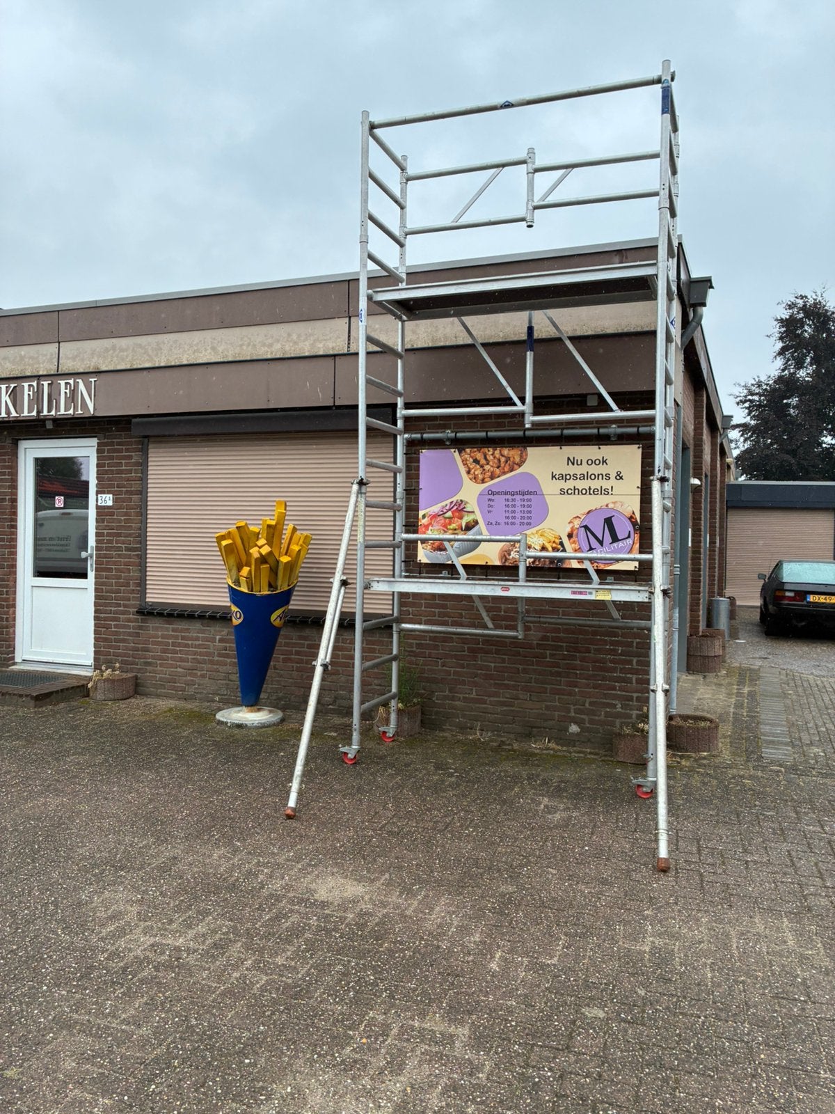 Smalle rolsteiger te koop met een werkhoogte van 6 meter, Doe-het-zelf en Verbouw, Steigers, Ophalen, Zo goed als nieuw, Rolsteiger of Kamersteiger