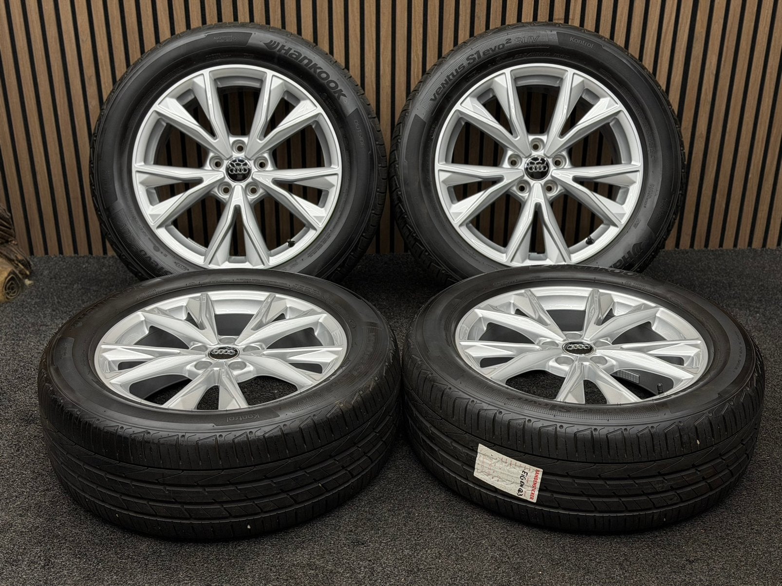 DEMO! Originele 18 inch Audi Q3 83A 5x112 ET43 Hankook AO, Ophalen, 18 inch, ., Banden en Velgen