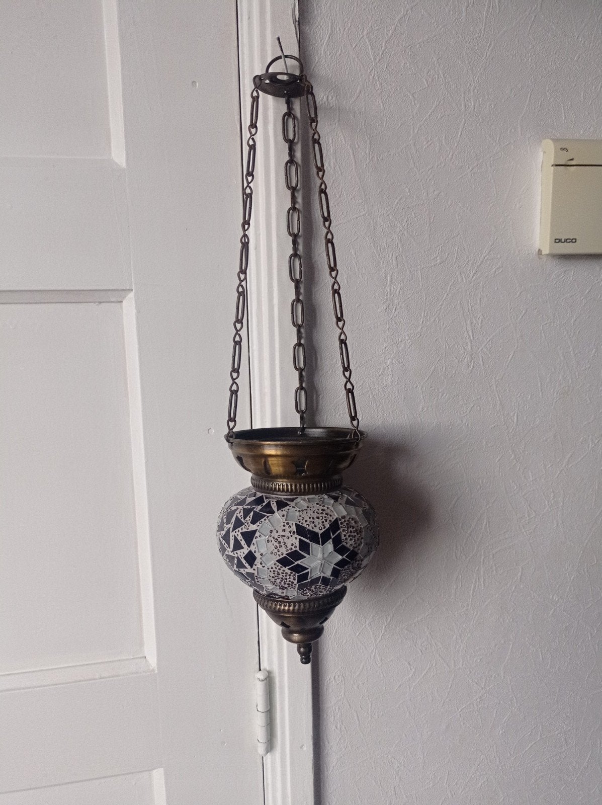 Waxinelichthouder hangend aan ketting
Leuk lampje voor waxin, Ophalen of Verzenden