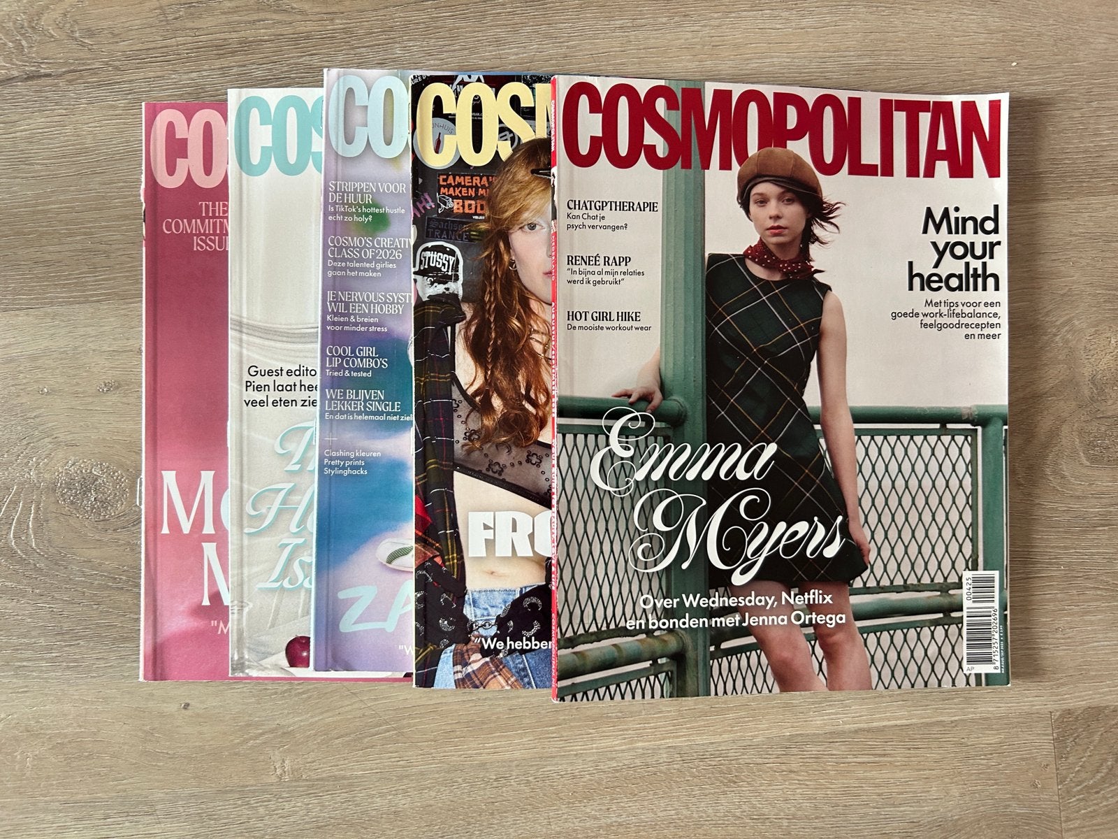 5 Cosmopolitan tijdschriften, Ophalen, Gelezen