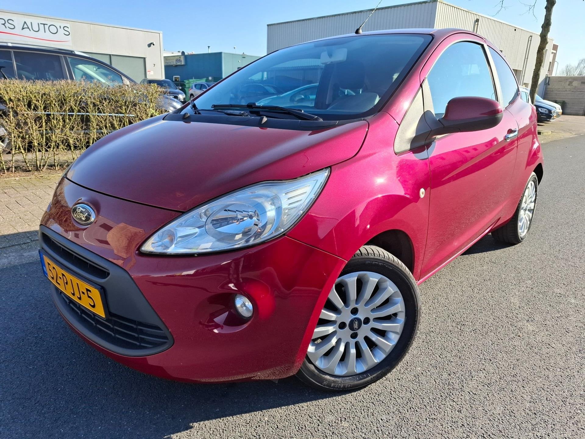 Ford Ka 1.2 Titanium AIRCO/SPORTVELGEN!, Auto's, Voorwielaandrijving, Euro 5, Stof, Gebruikt