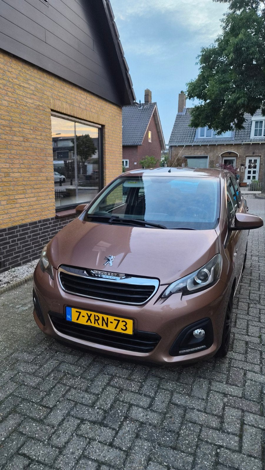Peugeot 108 1.0 12V E-vti 51KW 5DR 2014 Beige / Airco, Voorwielaandrijving, 31 €/maand, 4 stoelen, Beige