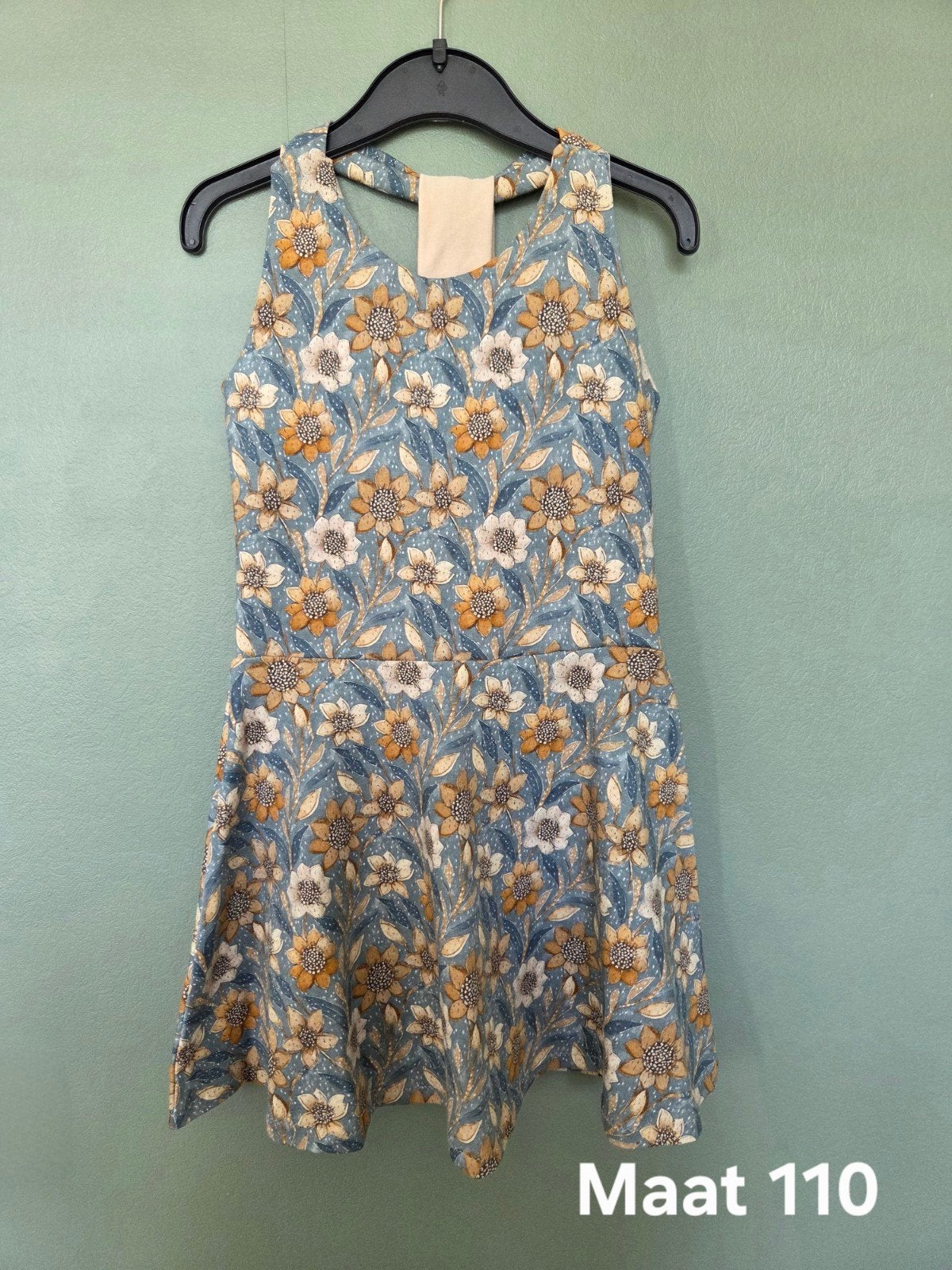 Handgemaakt katoenen tricot jurkje met bloemenprint, Kinderen en Baby's, Kinderkleding | Maat 110, Meisje, Handgemaakt, Nieuw