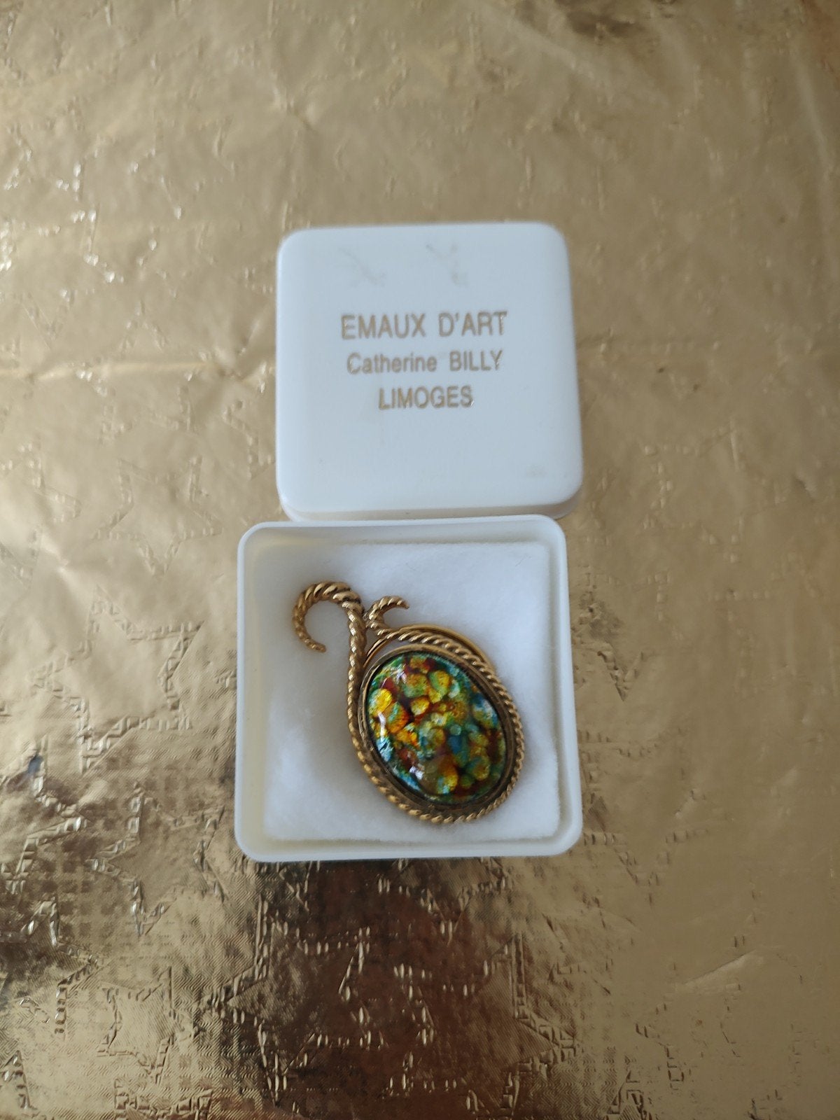 Vintage Catherine Billy Limoges Emaille Broche/Hanger, Overige materialen, 4 tot 7 cm, Ophalen of Verzenden, Zo goed als nieuw