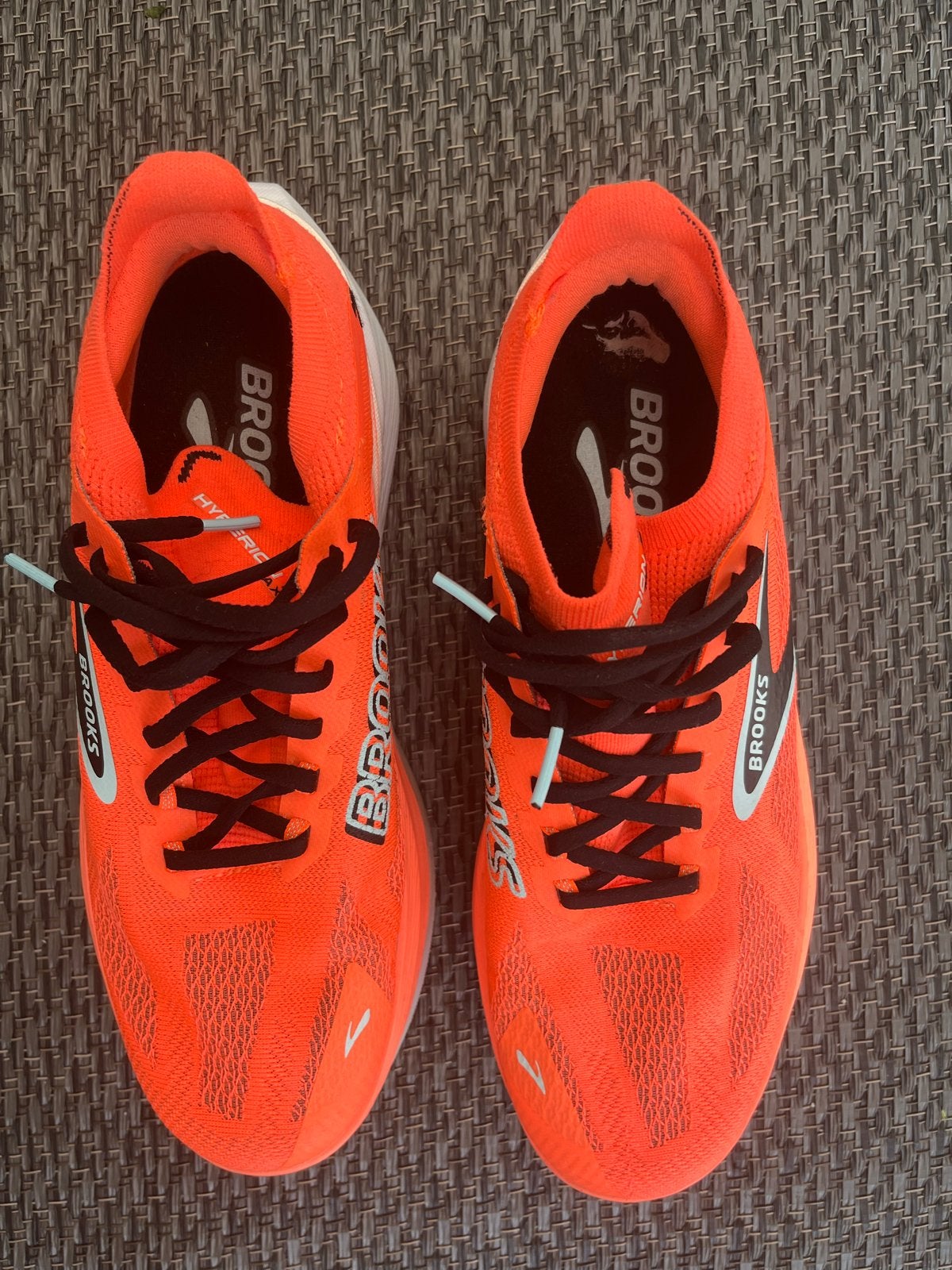 Brooks Hyperion Max - 43 - met nylon plaa, Ophalen of Verzenden, Zo goed als nieuw, Hardlopen, Hardloopschoenen