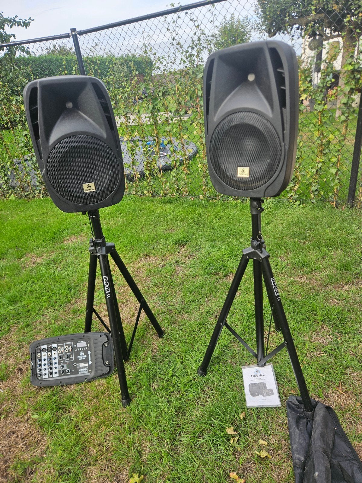 Devine Blist Live Portable Powered Speaker Systeem, Audio, Tv en Foto, Overige merken, Gebruikt, Ophalen of Verzenden, AUX-ingang