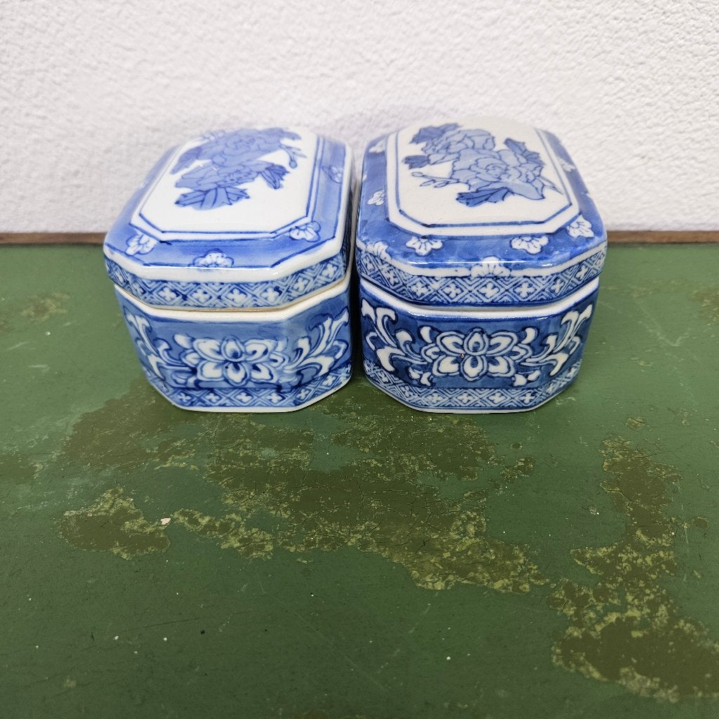 Twee bakjes van Porselein. Delfts Blauw Juwelenkistje, Ophalen of Verzenden