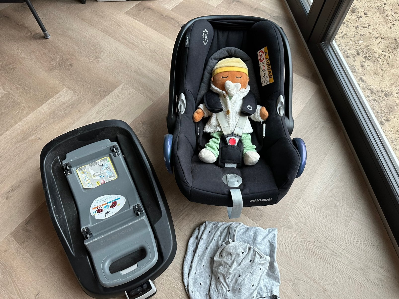 Maxi cosi pebble autostoel met maxi cosi cabriofix base, Ophalen, 0 t/m 13 kg, Maxi-Cosi, Gebruikt