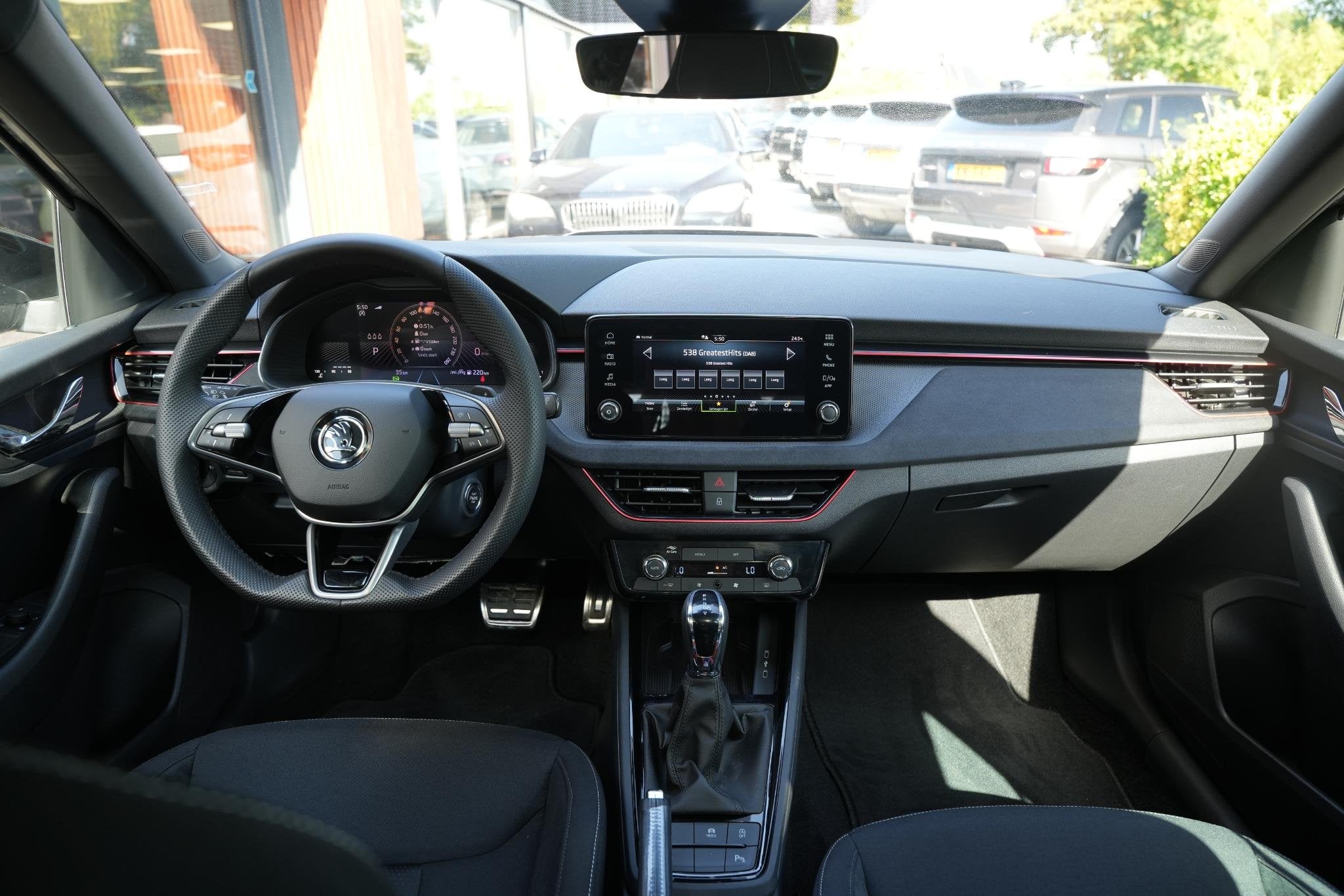 Skoda Kamiq 1.5 TSI Monte Carlo 1.5 TSI pano, Auto's, Euro 6, 150 pk, Leder en Stof, 3 cilinders