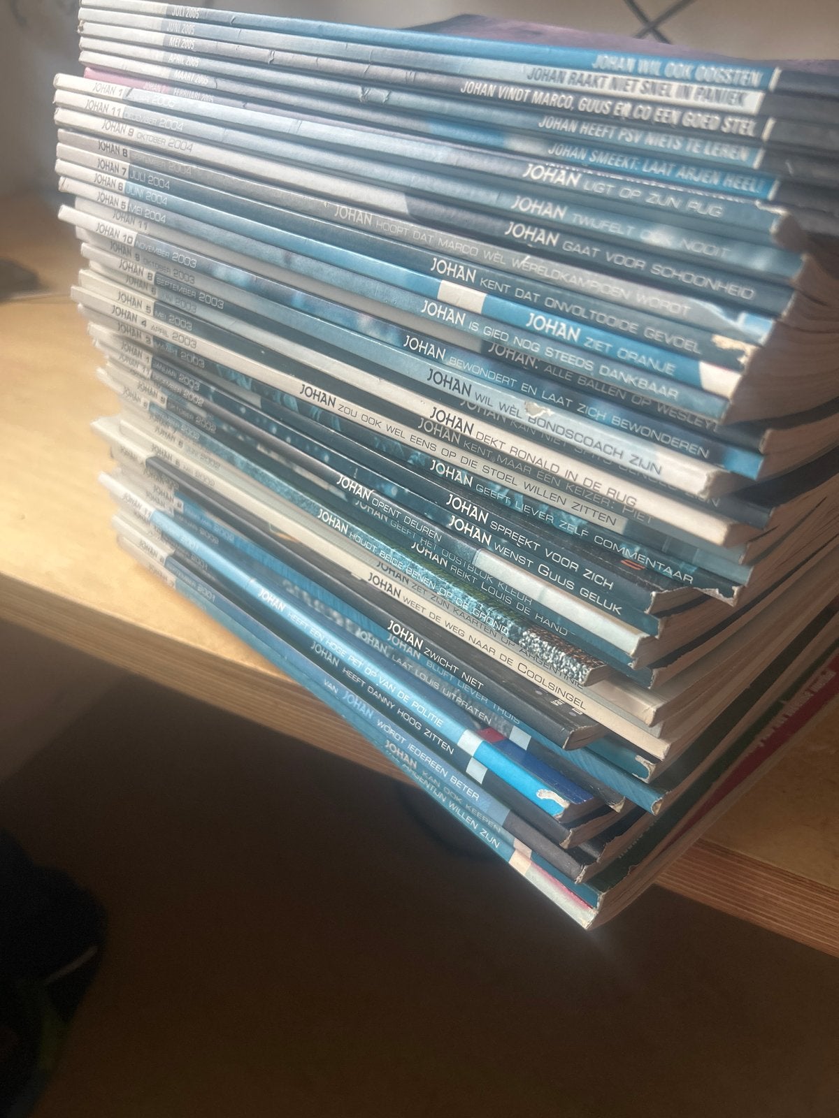 Grote stapel Johan magazines - Voetbaltijdschriften, Ophalen, Gelezen, Sport en Vrije tijd