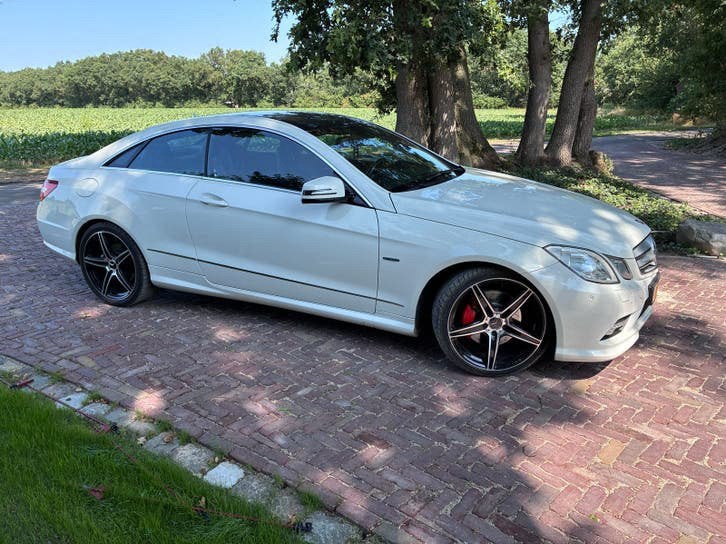 Mercedes-Benz E-Klasse 3.0 CDI E350 Coupe AUT 2011 Wit, Auto's, Automaat, 1800 kg, 4 stoelen, 231 pk