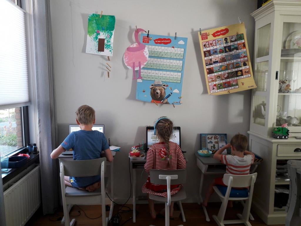 Bureau schoolbank klepbank, Kinderen en Baby's, Kinderkamer | Tafels en Stoelen, Ophalen, Gebruikt, Tafel(s) en Stoel(en)