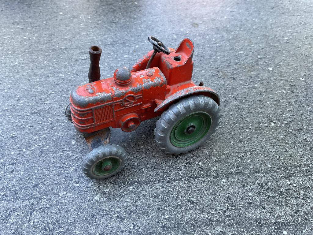 Dinky Toys 301 Field Marshall-tractor uit de jaren 50, Hobby en Vrije tijd, Modelauto's | 1:43, Ophalen of Verzenden, Gebruikt