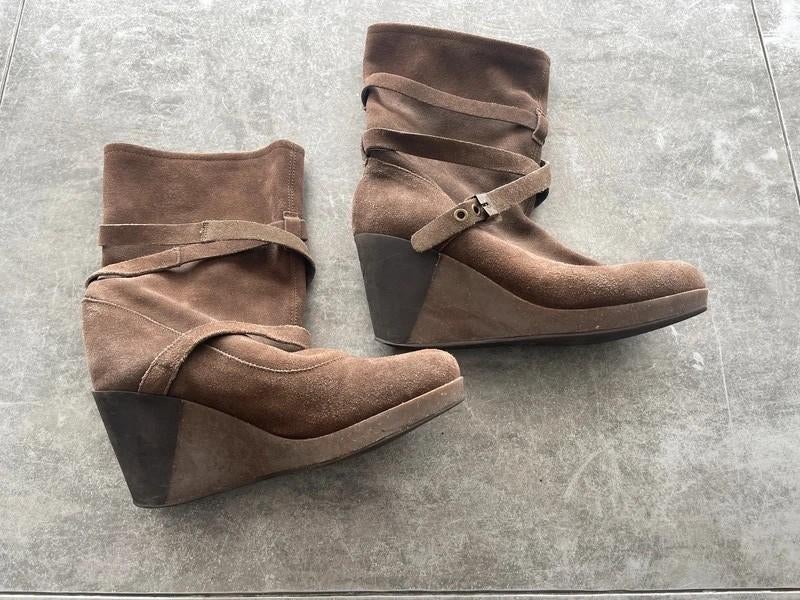 ZGAN Scholl Suede laarzen met sleehak, bruin, maat 40, Hoge laarzen, Scholl, Bruin, Ophalen of Verzenden