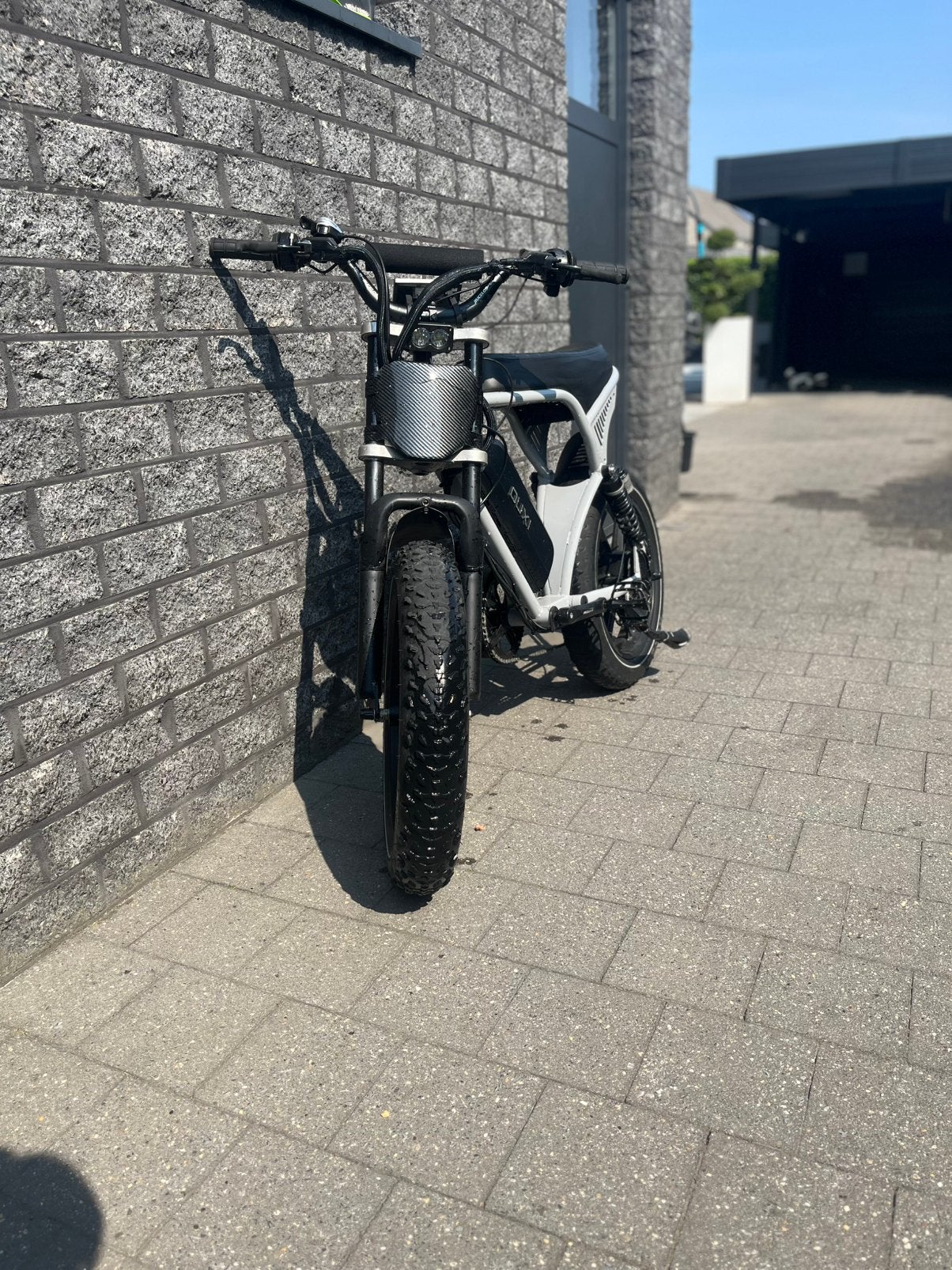 Ouxi v8 ultra custom- teruil tegen custom gt2000, Zo goed als nieuw, 51 tot 55 cm, 50 km per accu of meer, Ophalen